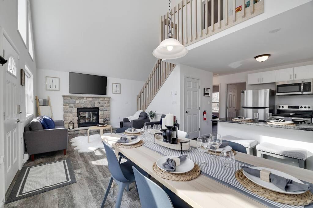 *dog Friendly* Poconos Arrowhead Cozy Haven Chalet