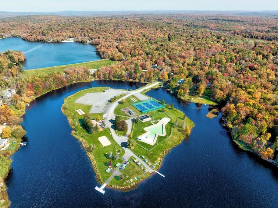 *dog Friendly* Poconos Arrowhead Cozy Haven
