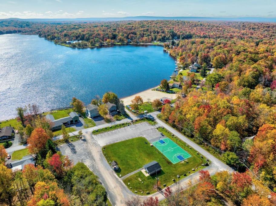 Chalet *dog Friendly* Poconos Arrowhead Cozy Haven