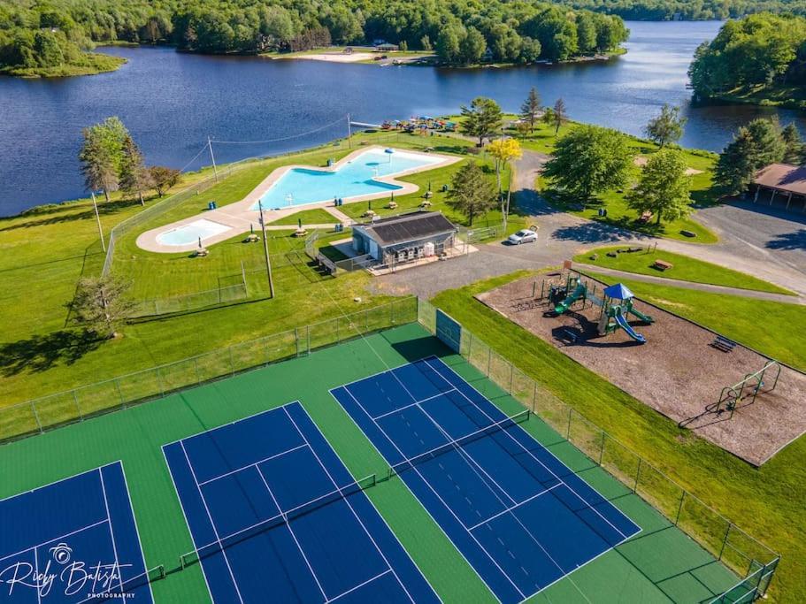 Chalet *dog Friendly* Poconos Arrowhead Cozy Haven Thornhurst