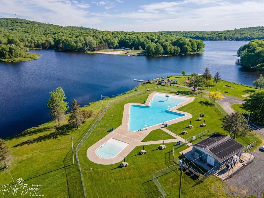 *dog Friendly* Poconos Arrowhead Cozy Haven *